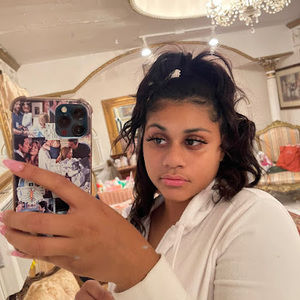 Meet your Posher, Ariana